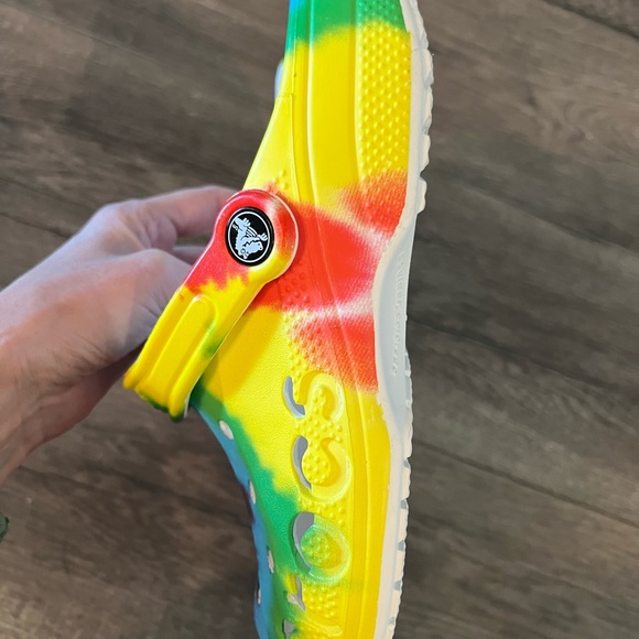 CROCS Red and Blue Sandals with Perforated Design - Picture 2 of 6